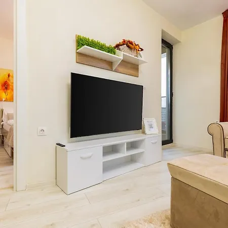 Park Flat Near To Medical Апартаменты *