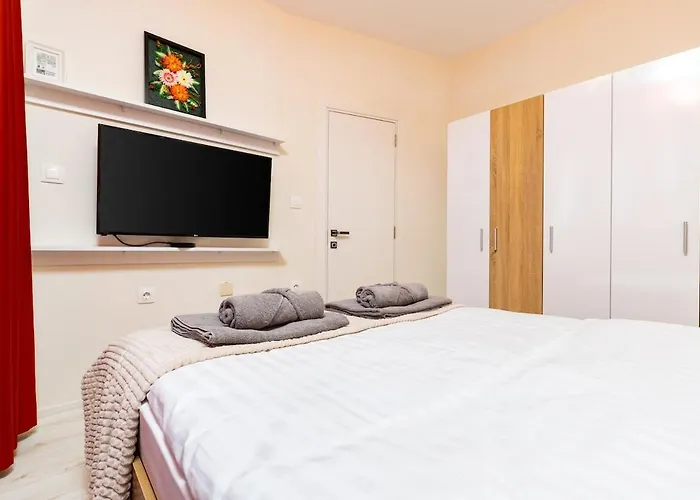 Park Flat Near To Medical Апартаменти