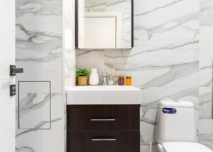 Park Flat Near To Medical *